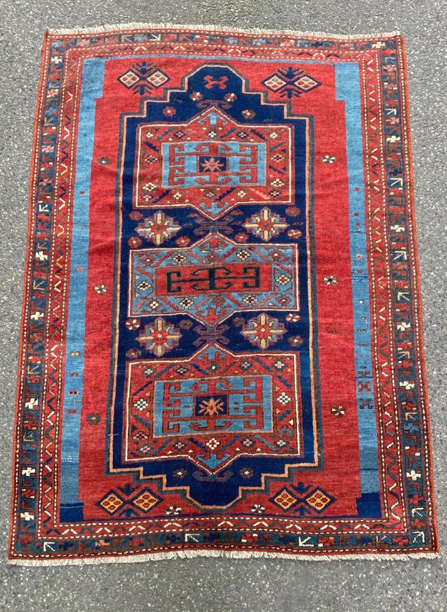 Tapis Caucase. 19 ième Siècle. 195 x 134 cm