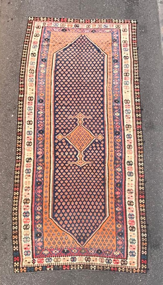 Kilim Senneh - Persia. Circa 1900. 436 X 177 Cm