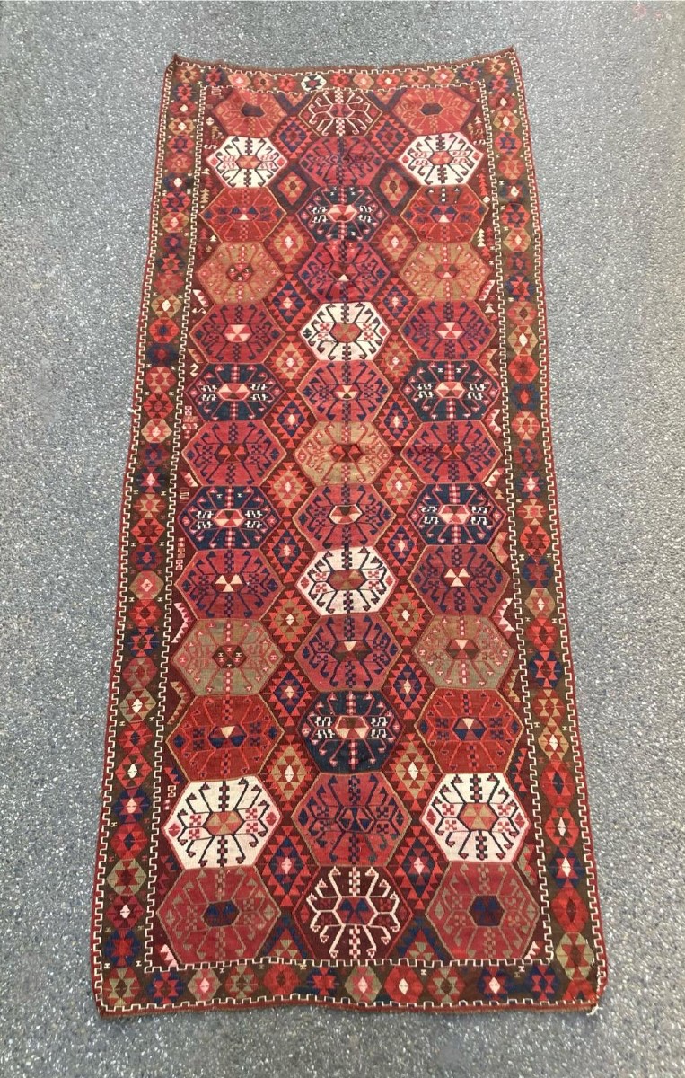 Kilim Kars - Anatolia. Circa 1920. 320 X 130 Cm