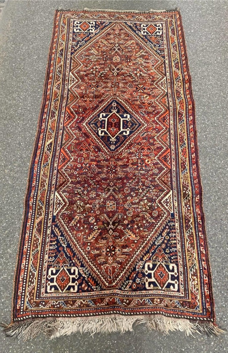 Shiraz Rug - Persia. Early 20th Century. 360 X 133 Cm