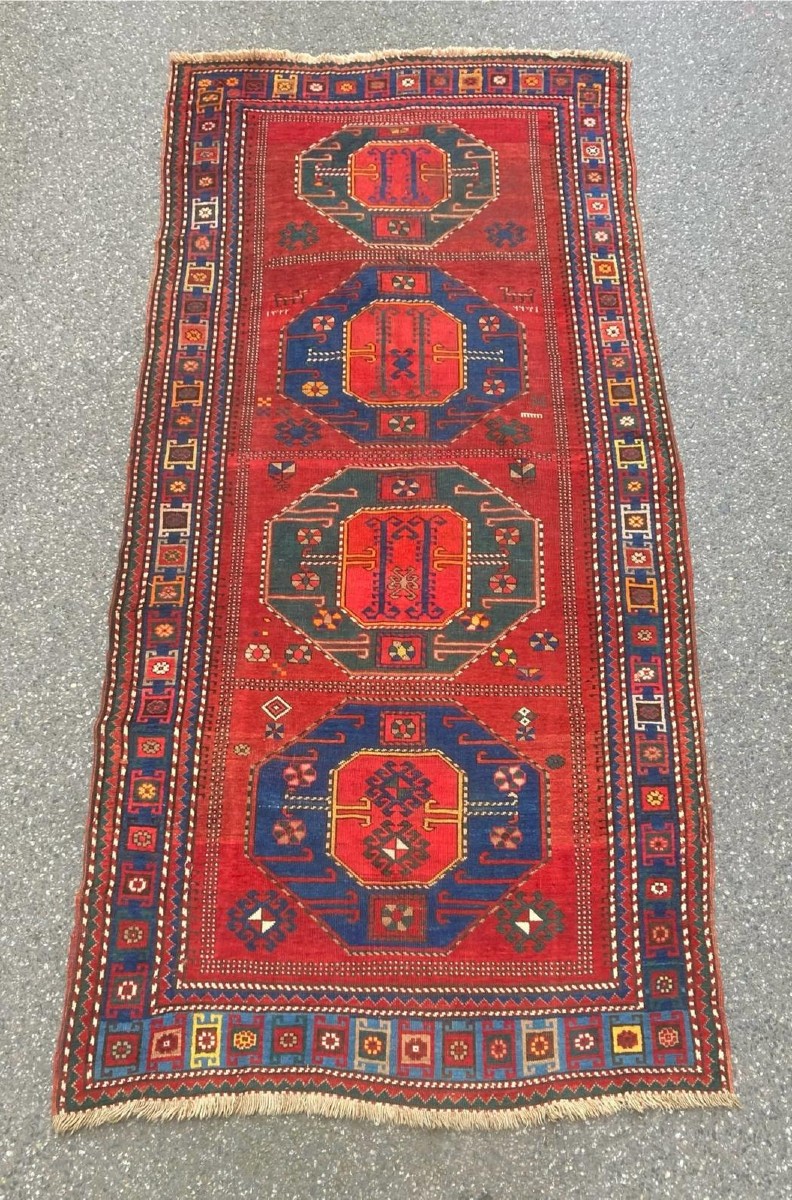 Tapis Caucase. Kazakh. Daté 1904. 295 x 135 cm