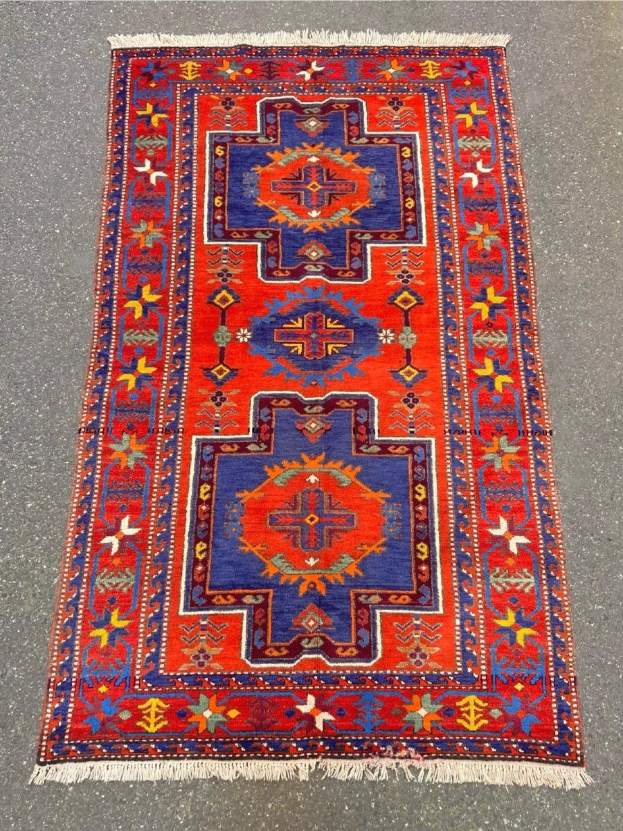 Tapis Caucase. Milieu 20 ième. 245 x 135 cm