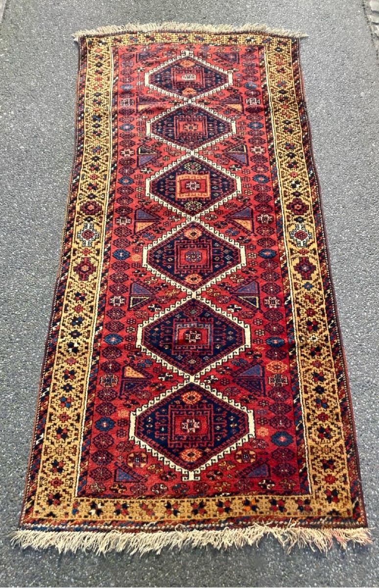 Tapis Anatolie. Circa 1920. 320 x 145 cm