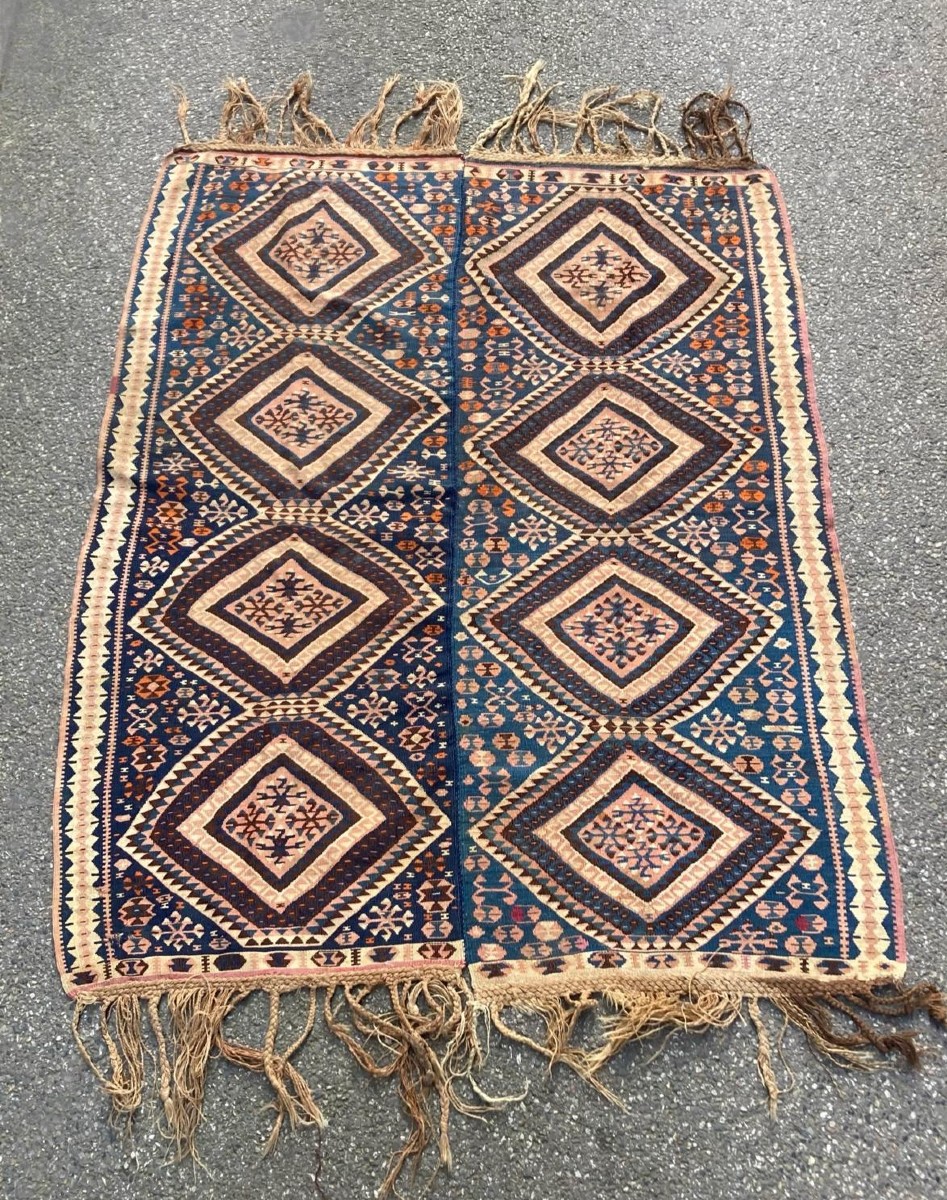 Kilim Hakkari - Anatolia. Circa 1880.200 X 156 Cm
