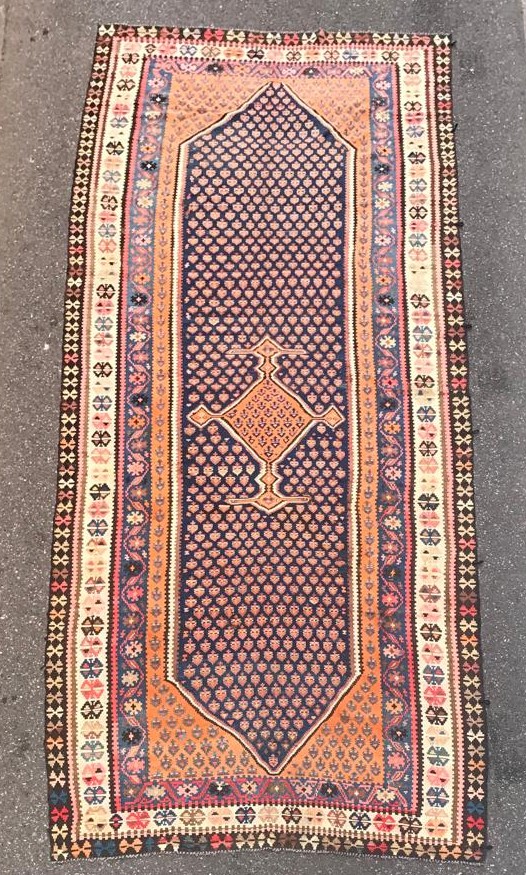 Kilim Senneh - Persia. Circa 1900. 436 X 177 Cm