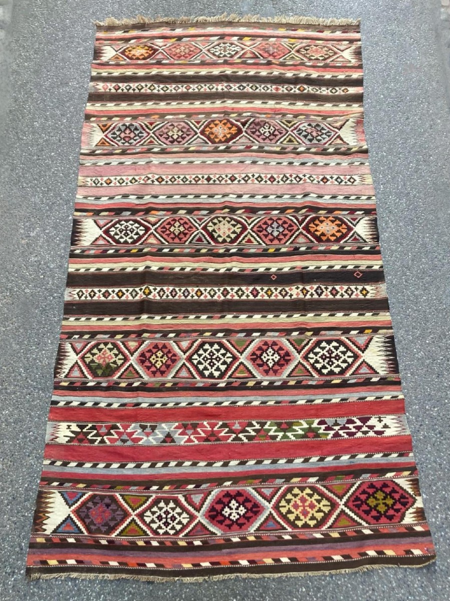 Kilim Shirvan. Caucase. Circa 1920. 325 x 162 cm