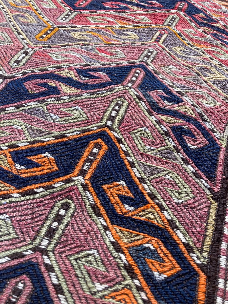 Mut Embroidered Kilim / Anatolia. Circa 1920. 212 X 113 Cm-photo-4