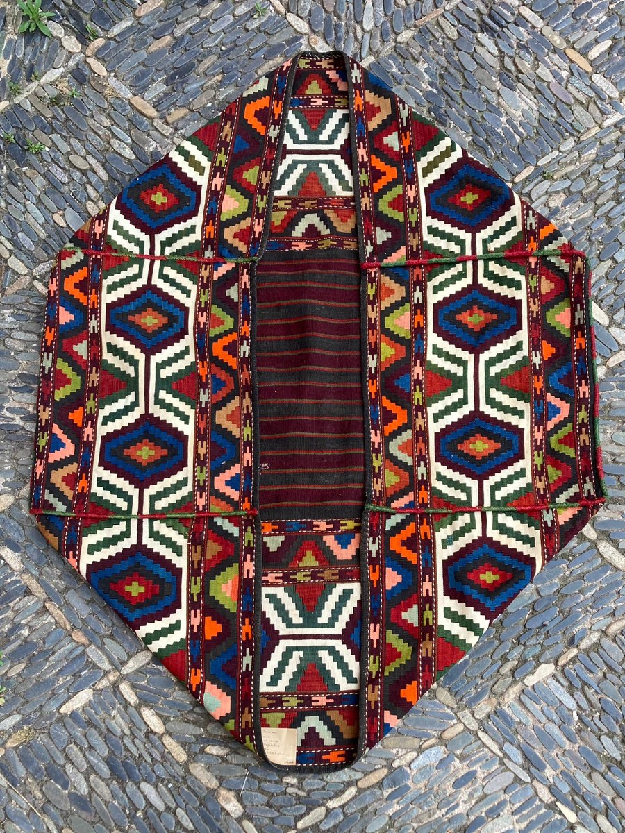 Maffrash Karabag Caucasus. Circa 1900. 116 X 56 X 47 Cm