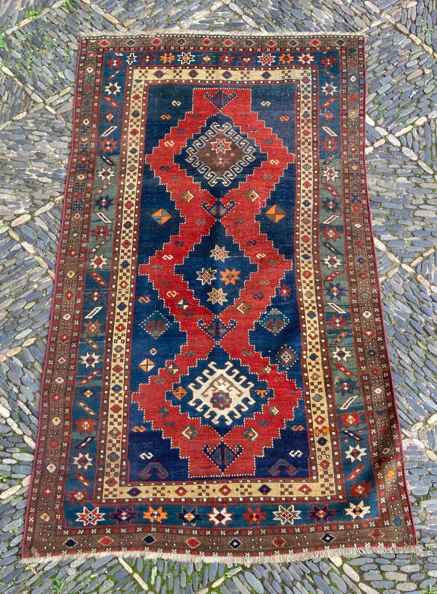 Tapis Karabakh. Caucase du Sud. Circa 1880. 200 x 116 cm