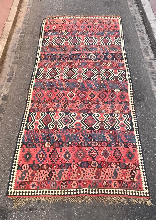 Kilim Shahsaven - Perse. Signé. Fin 19 ième. 480 x 180 cm