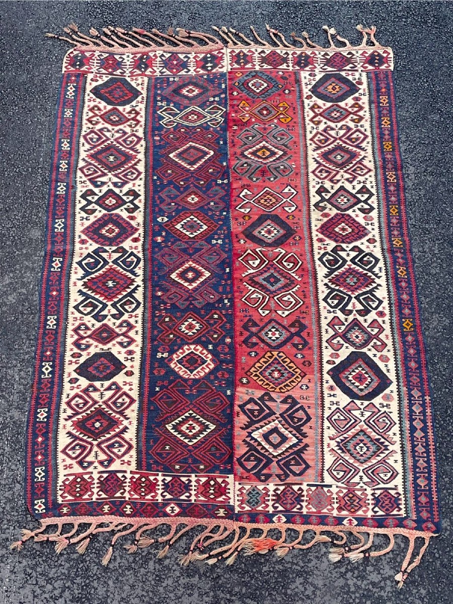 Kilim Van - Hakkari. Anatolia. Circa 1900. 237 X 167 Cm