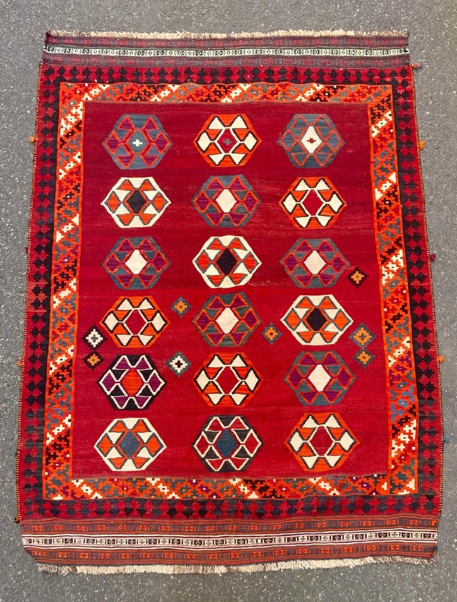 Kilim Qashqai - Iran. Circa 1950.  230 x 153 cm
