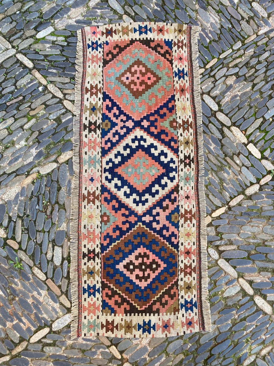 Maffrash Shahsaven. Perse. Circa 1920. 110 x 42 cm