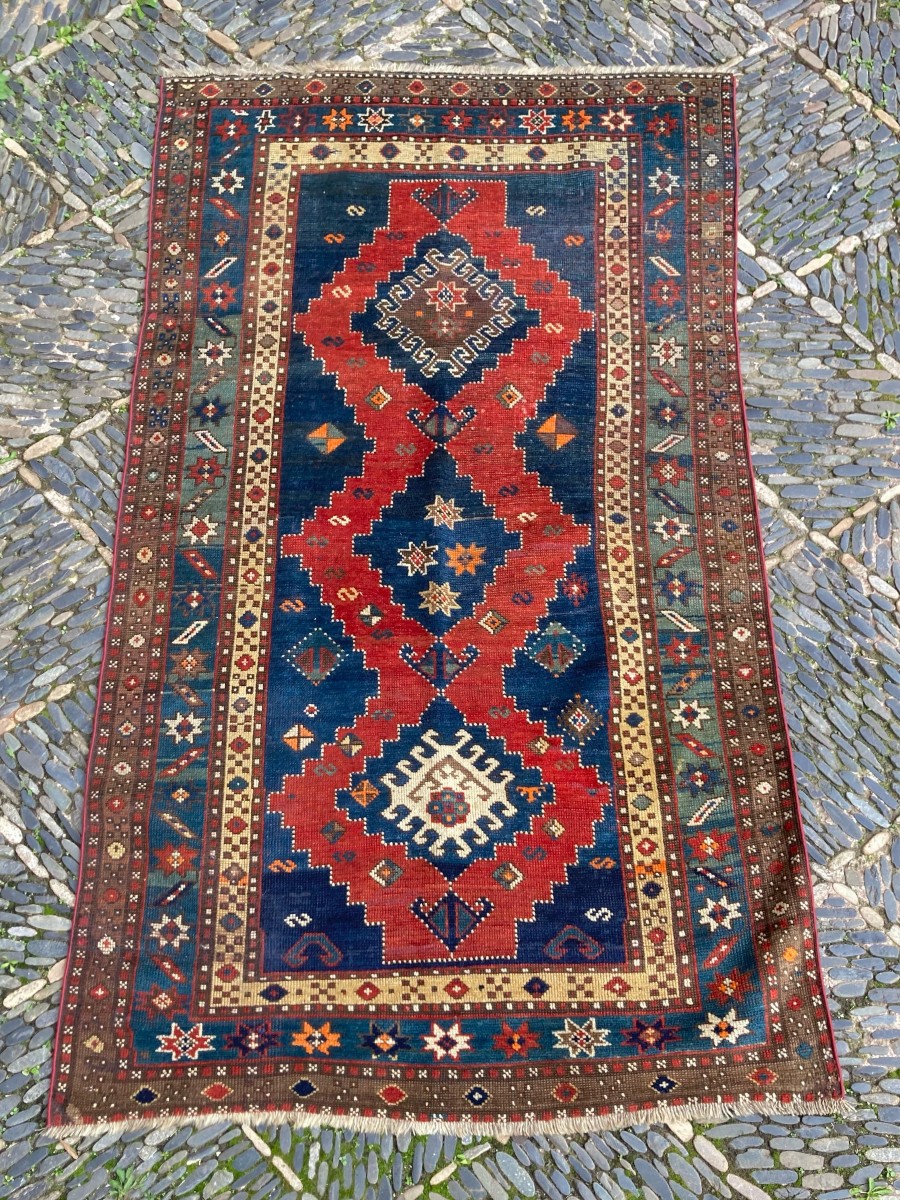 Tapis Karabakh. Caucase du Sud. Circa 1880. 200 x 116 cm