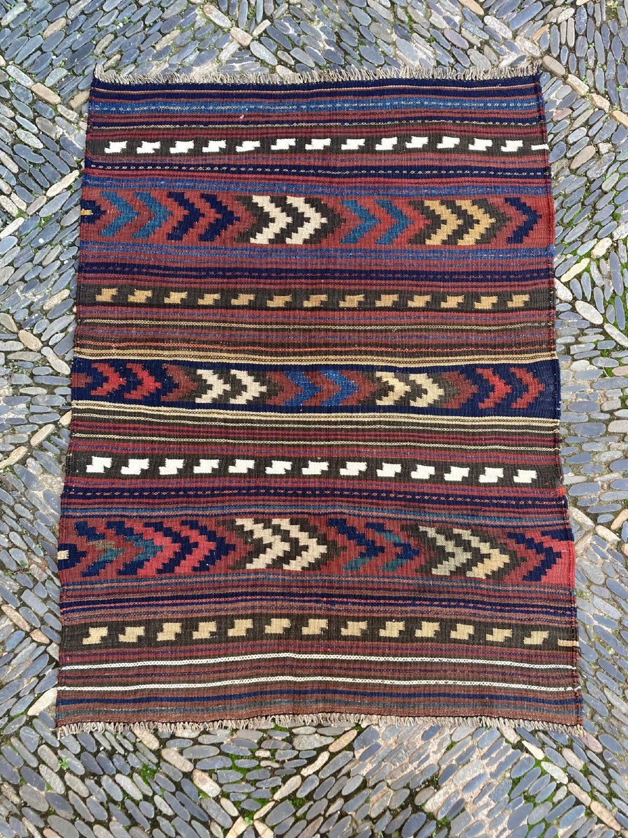 Kilim Azerbaïdjan. Caucase. Début 20 ième. 137 x 105 cm