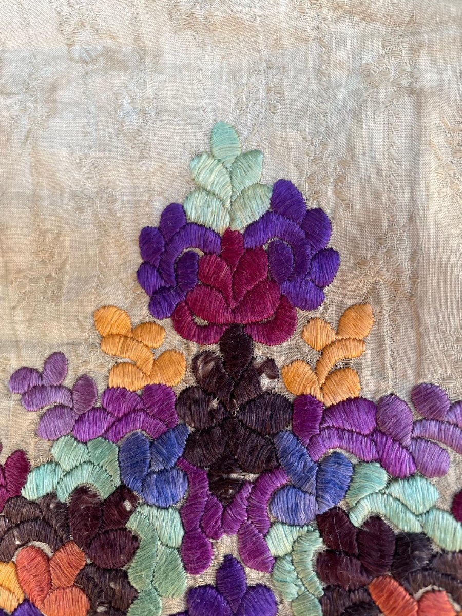 Broderie sur Soie. Khamiya. Rabat. Maroc. Circa 1900. 55 x 42 cm-photo-1