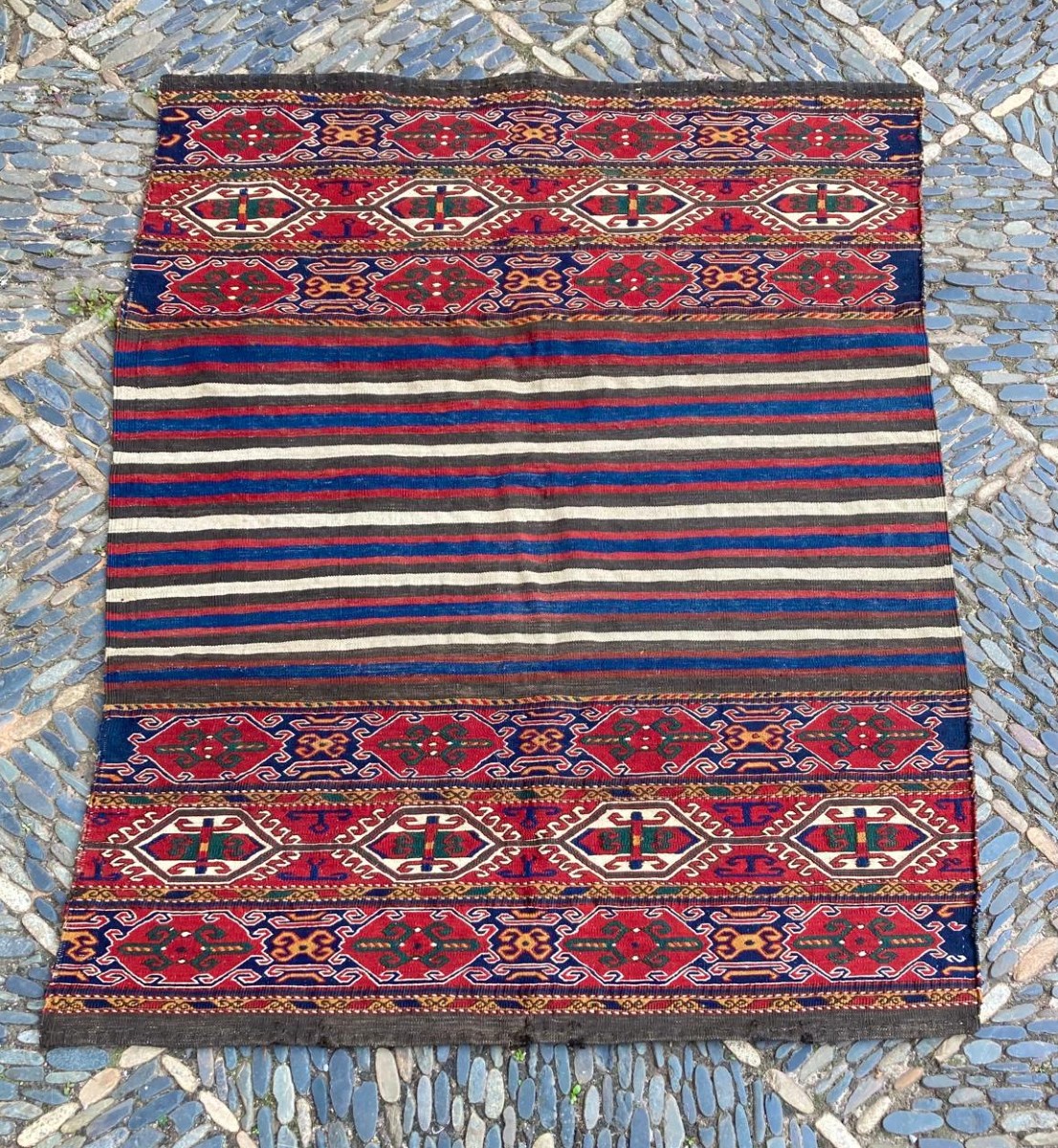 Maffrash Karabag Caucase. Circa 1880. 135 x 107 cm