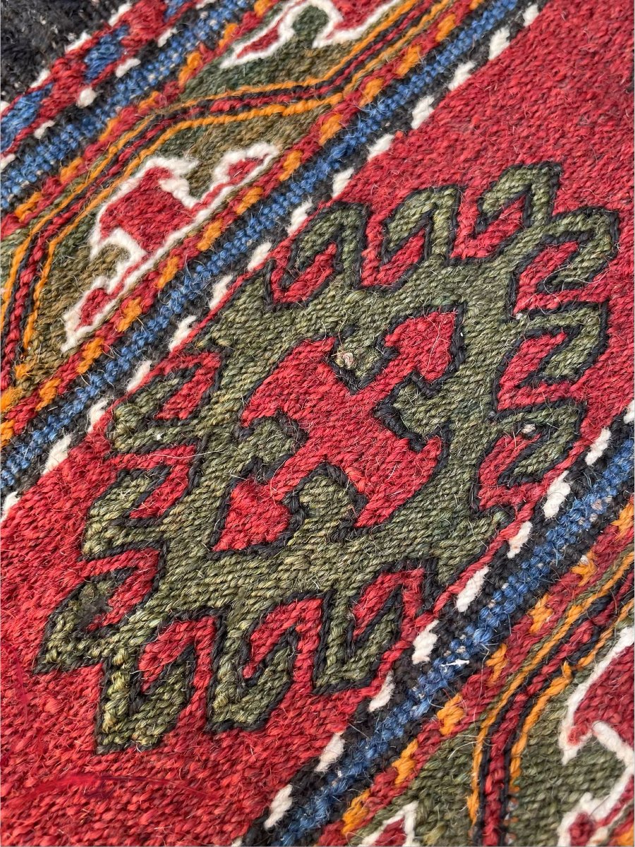 Maffrash Karabag Caucase. Circa 1880.  132 x 112 cm-photo-2