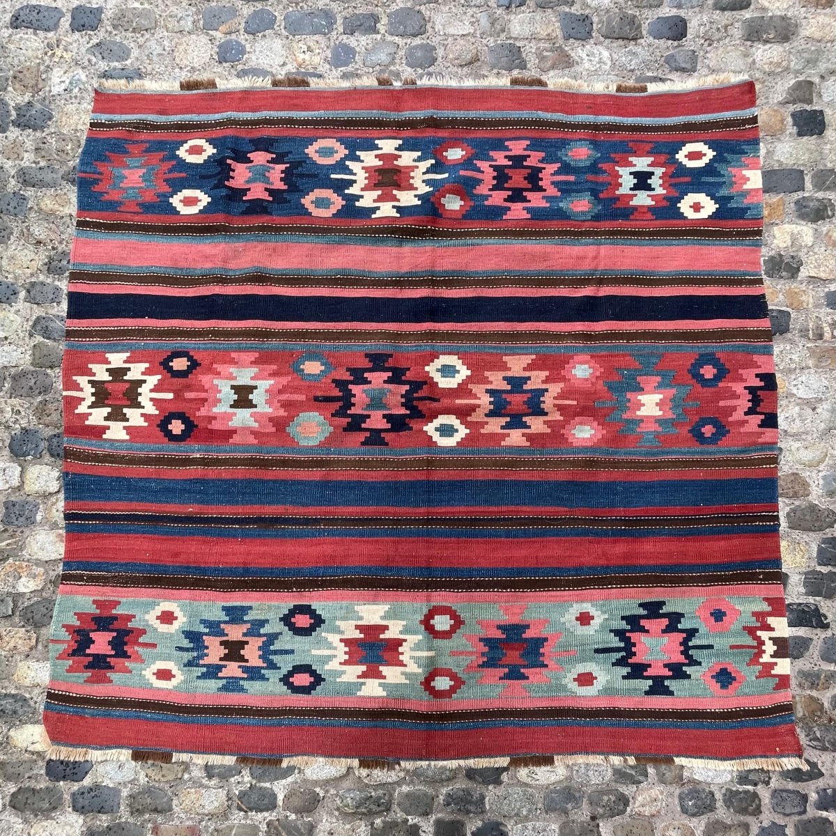 Kilim Shahsaven - Persia. Circa 1880–1900. 177 X 169 Cm