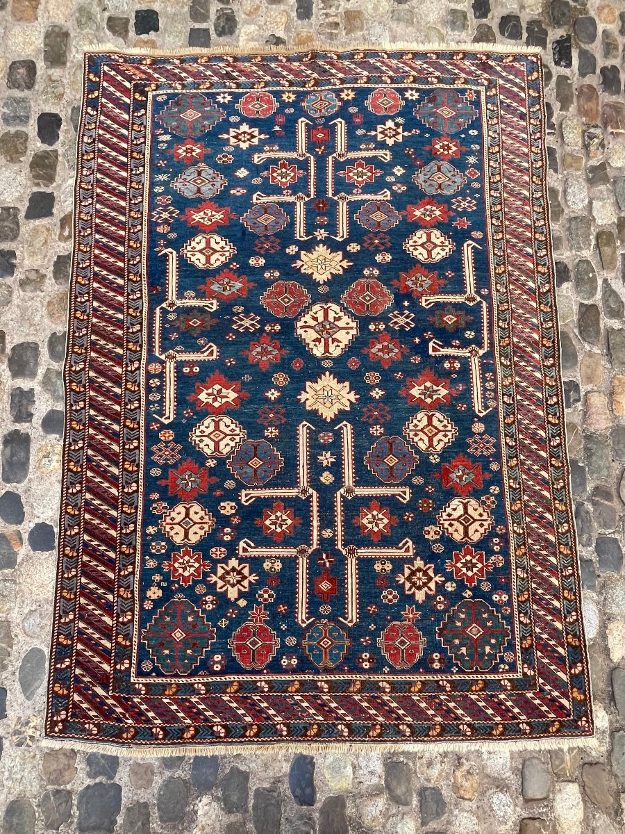 Tapis Kuba référencé. Azerbaïdjan. Caucase. Circa 1880. 195 x 135 cm