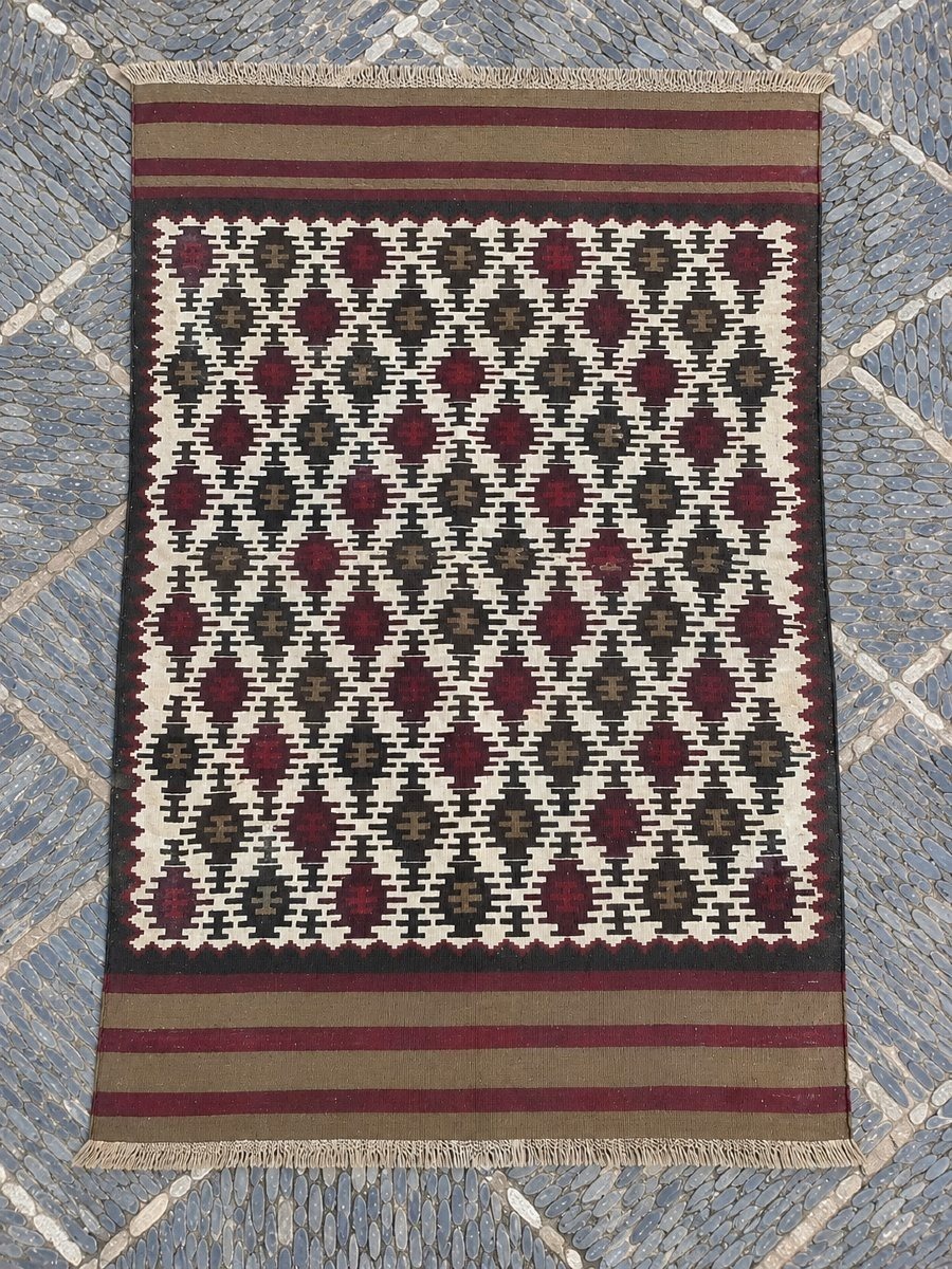 Maffrash Shasaven. Perse. Circa 1880. 164 x 103 cm