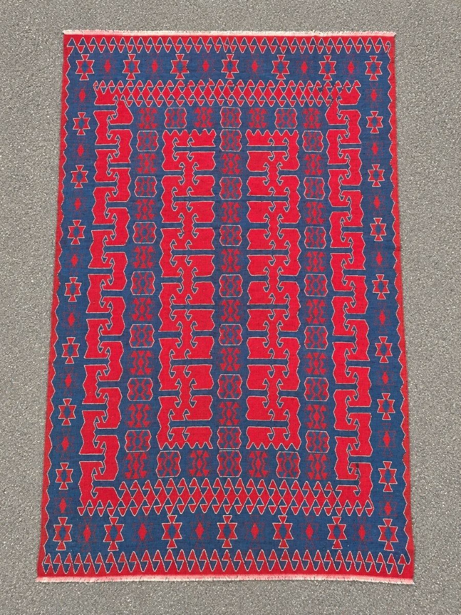 Kilim Yüncü. Bergama. Anatolia. Circa 1950. 275 X 164 Cm