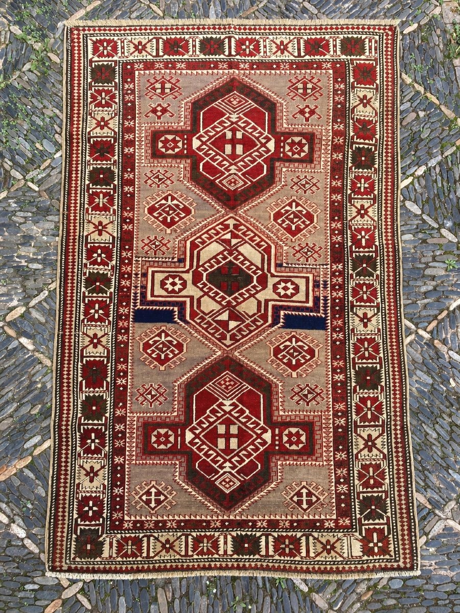 Shirvan Rug - Caucasus. Circa 1920. 200 X 120 Cm