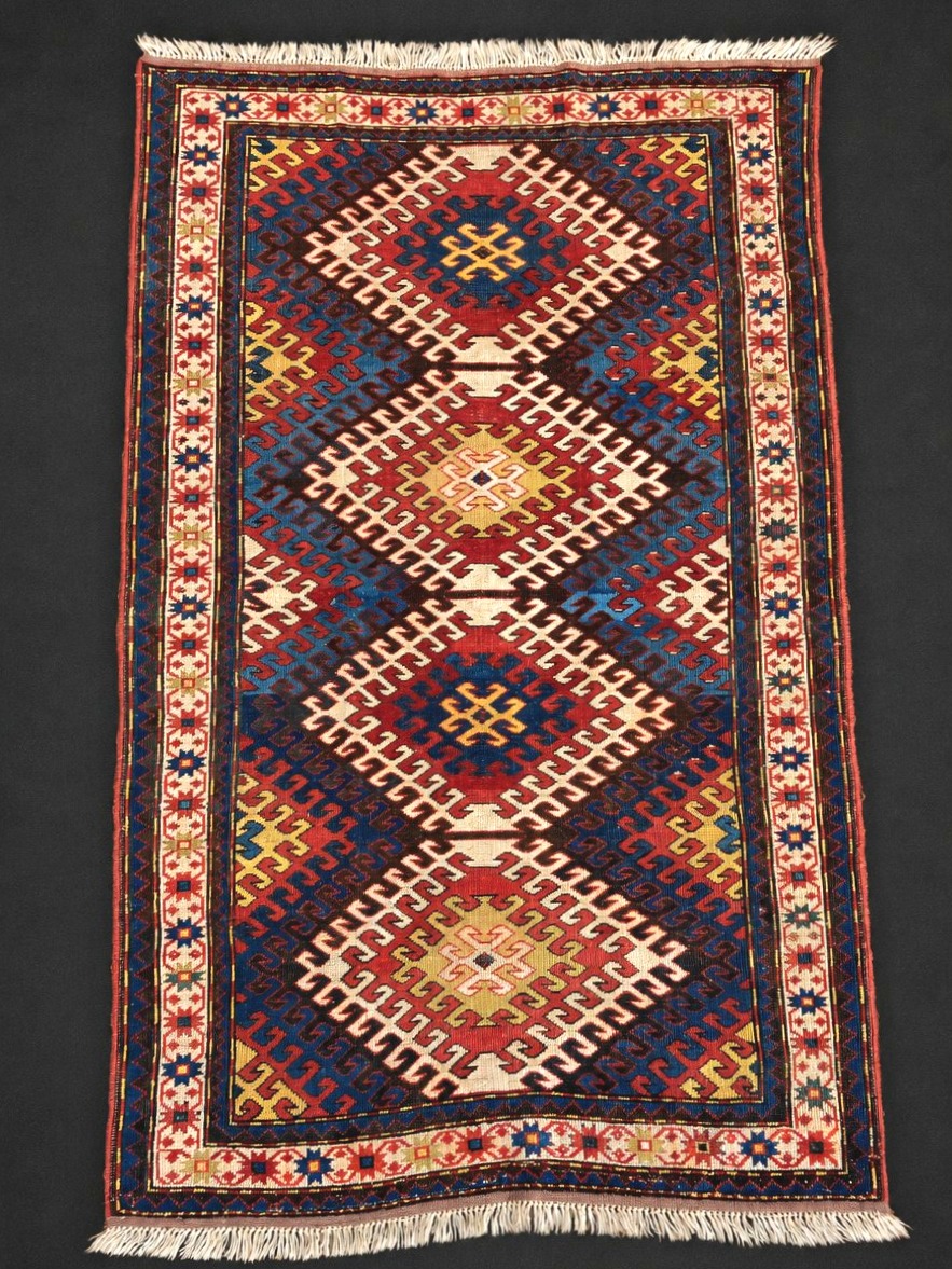 Tapis Karabag. Arménie. Circa 1880. 202 x 111 cm