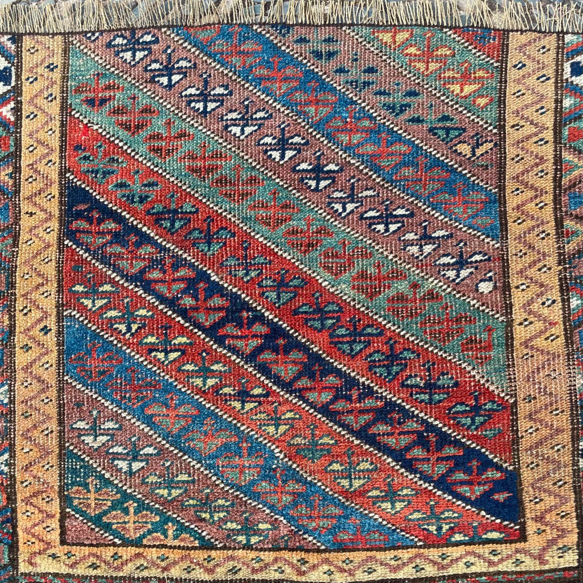 Tapis Gendje. Azerbaïdjan. Caucase. Circa 1880. 114 x 86 cm-photo-3