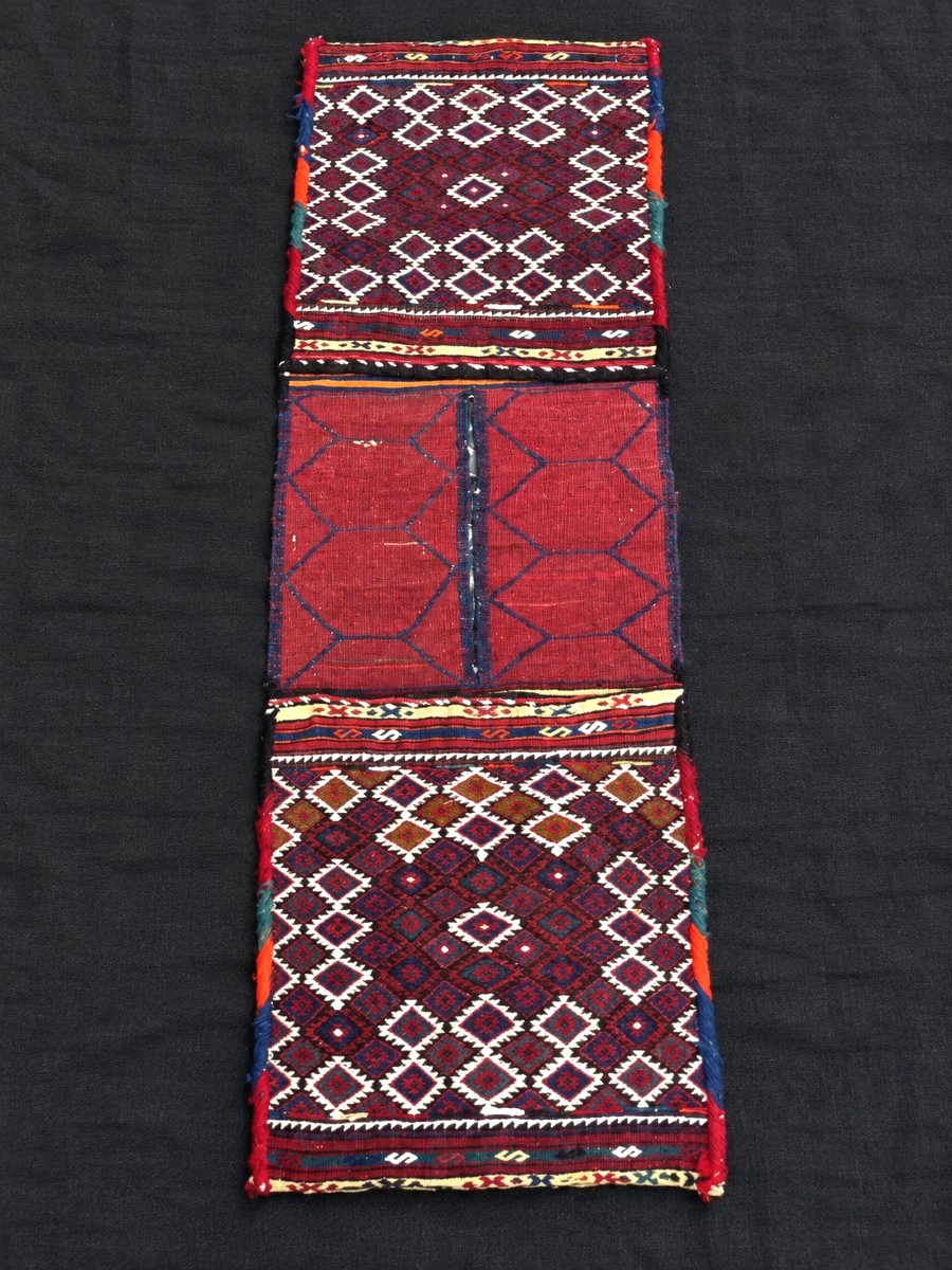 Double sacoche (Heybe). Anatolie. Milieu 20 ième. 147 x 48 cm. Tapis