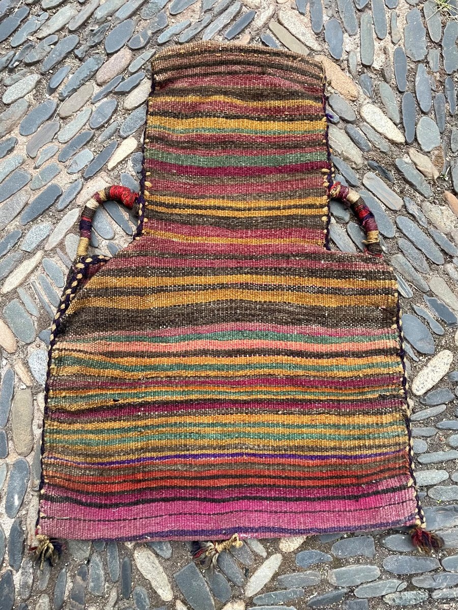 Namakdan (poche à sel). Bathiyari / Perse. Circa 1900. 58 x 40 cmcm -photo-2