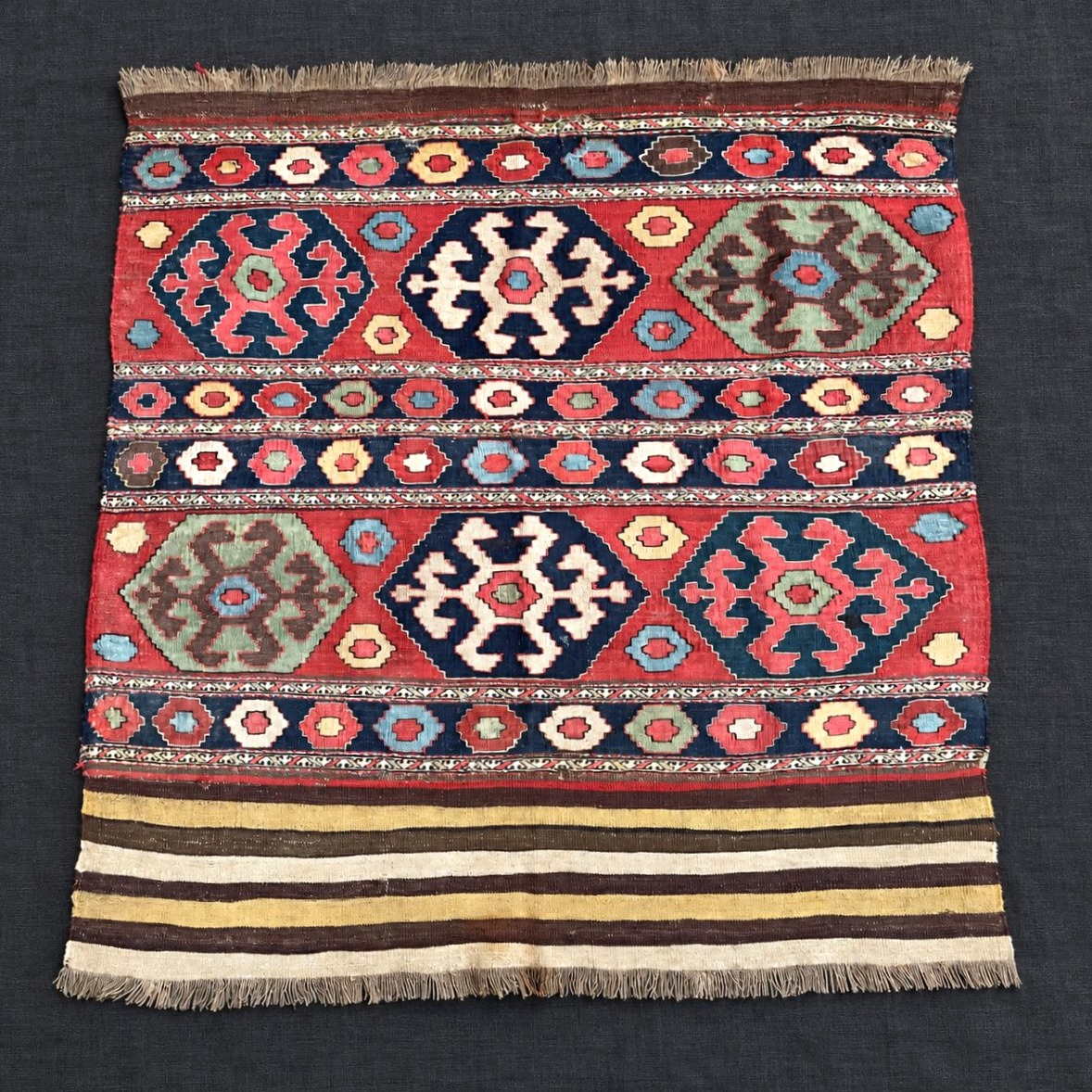 Maffrash Shahsaven. Perse. Circa 1880. 110 x 110 cm. Tapis tissé-photo-2