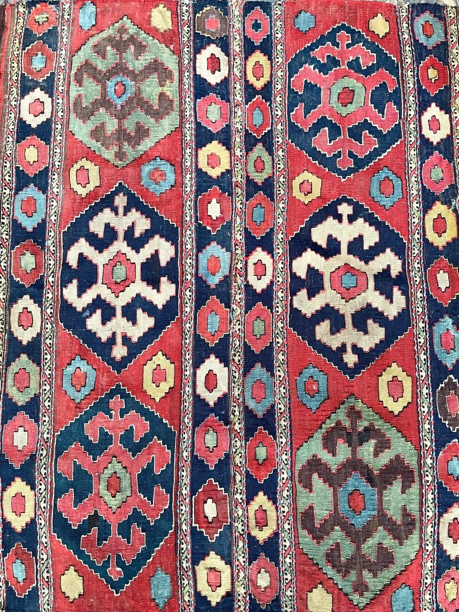 Maffrash Shahsaven. Perse. Circa 1880. 110 x 110 cm. Tapis tissé