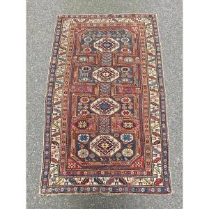 Tapis Caucase. Circa 1880.  215 X 127 Cm