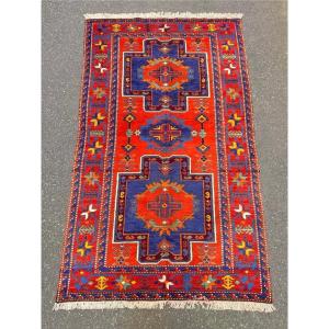 Tapis Caucase. Milieu 20 ième. 245 x 135 cm