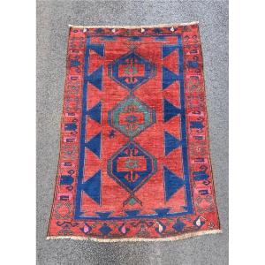 Tapis Caucase. Motifs Kazakhs. Circa 1880. 203 x 127 cm