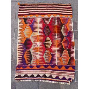 Kilim Mut - Monts Taurus. Anatolie. Milieu 20 ième. 120 x 85 cm