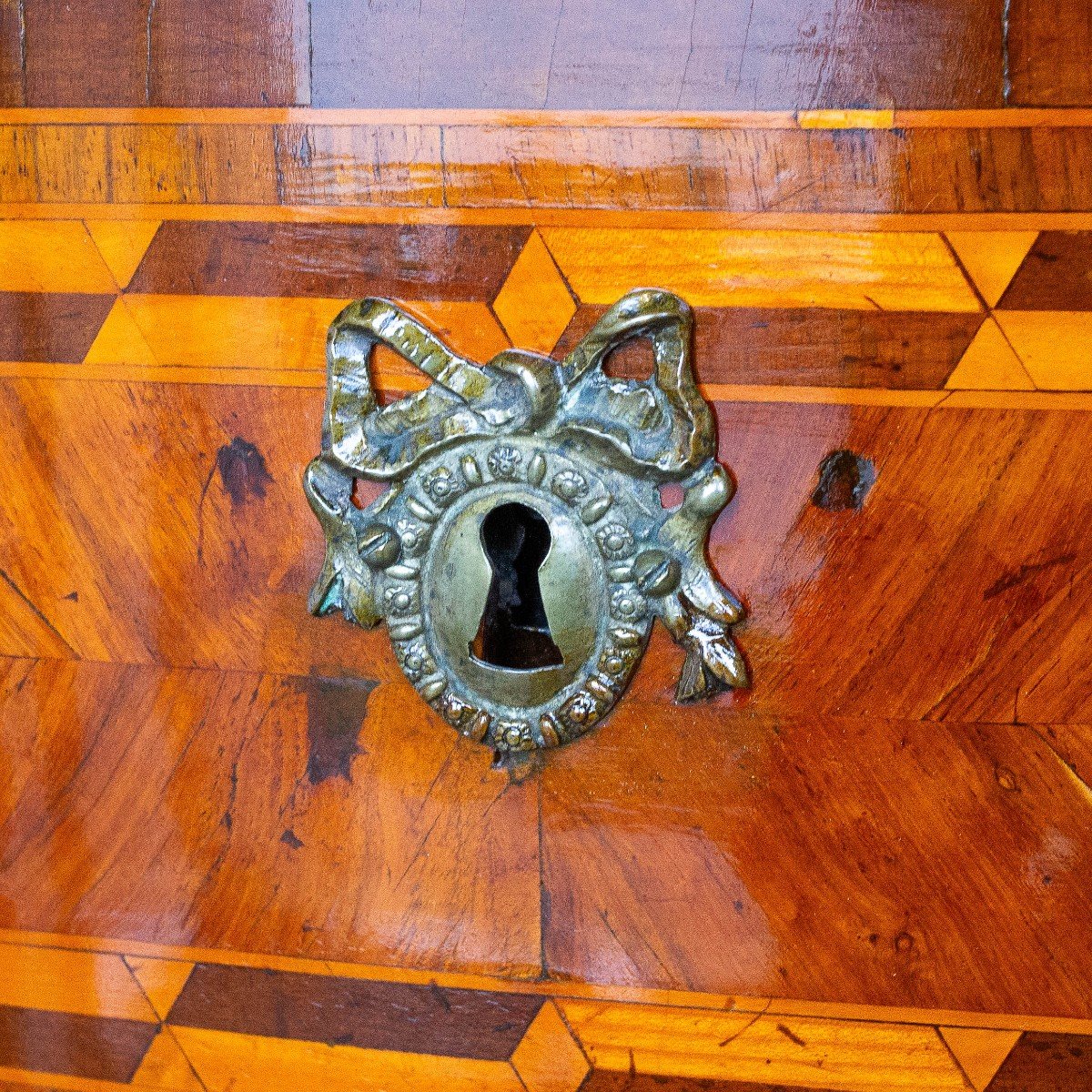 Commode Louis XVI En Marqueterie De Bois Divers, époque XVIIIe Siècle-photo-2