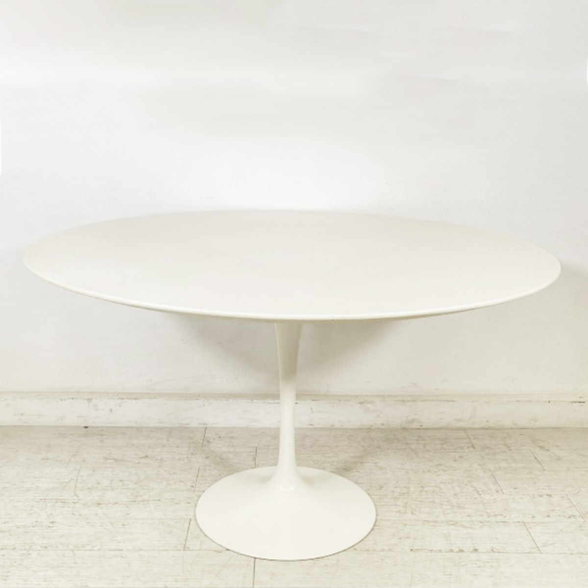 Table Ronde Knoll Tulip, Collection Eero Saarinen, 20e Siècle
