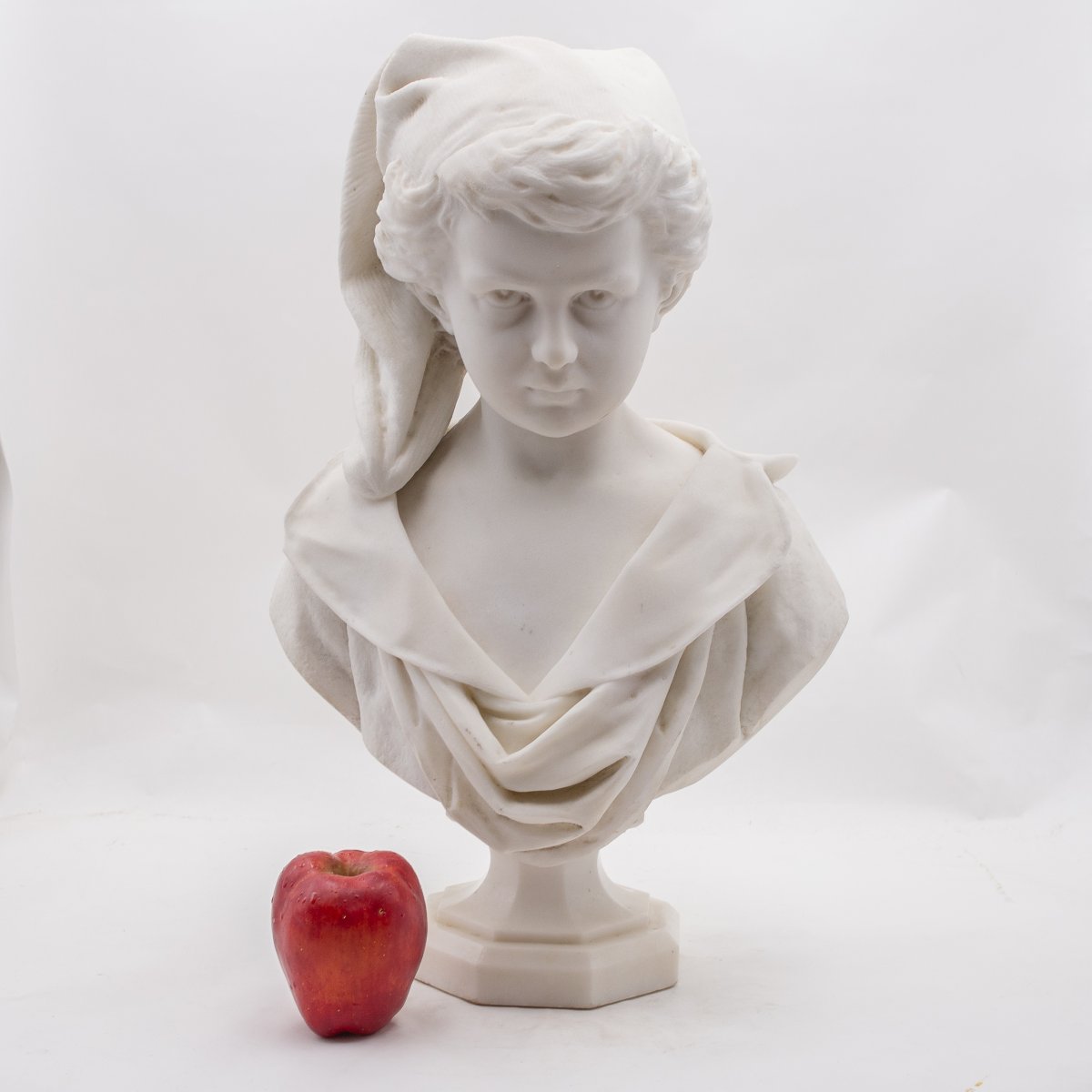 Sculpture en marbre « Le jeune homme contemplatif », fin 19e/début 20e siècle-photo-3