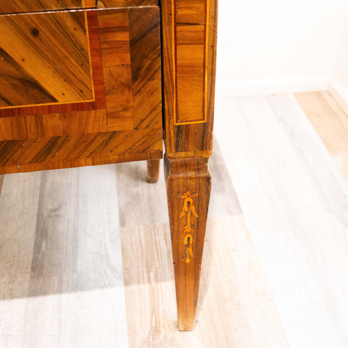 Table de chevet en noyer, style Louis XVI -XIXe siècle-photo-4