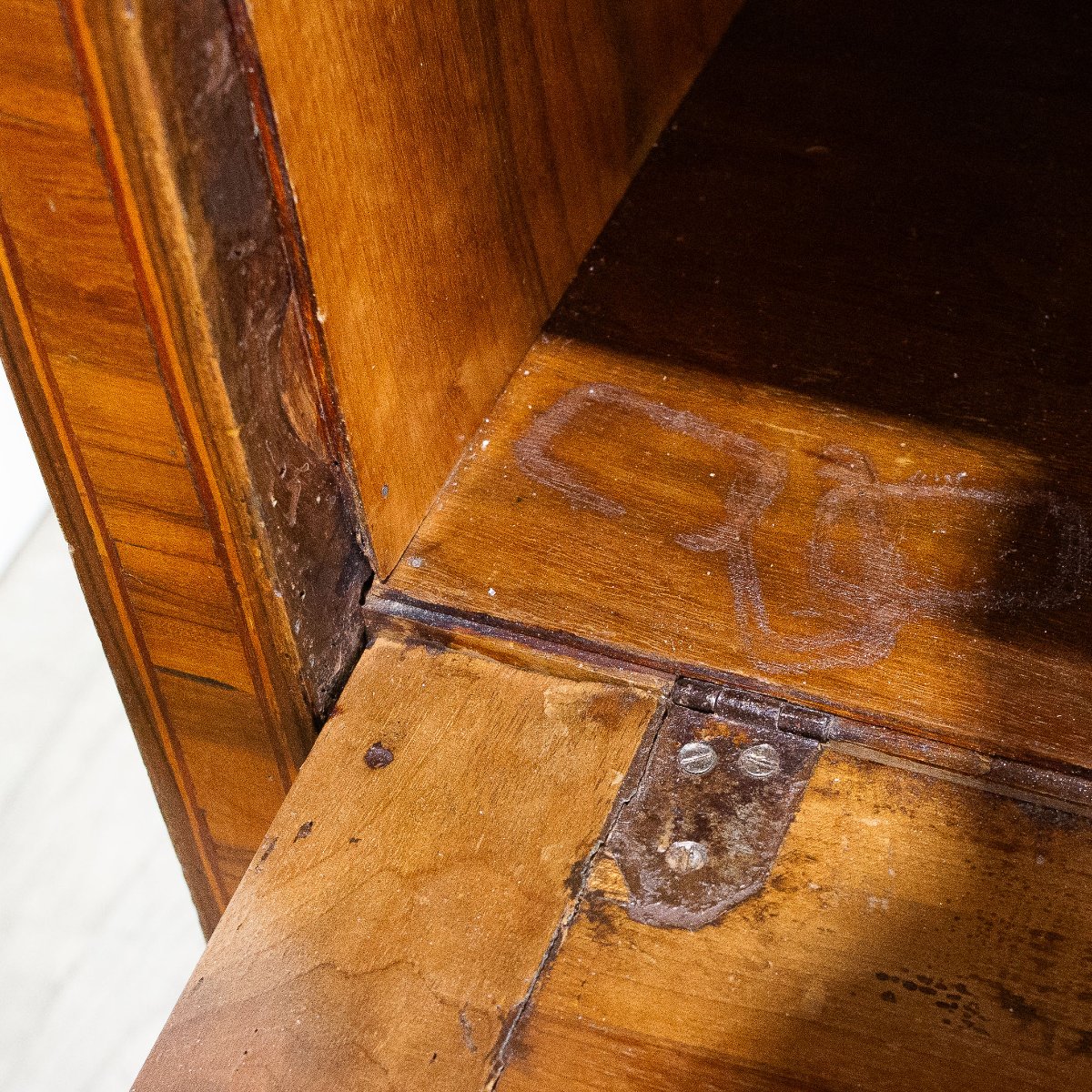 Table de chevet en noyer, style Louis XVI -XIXe siècle-photo-8