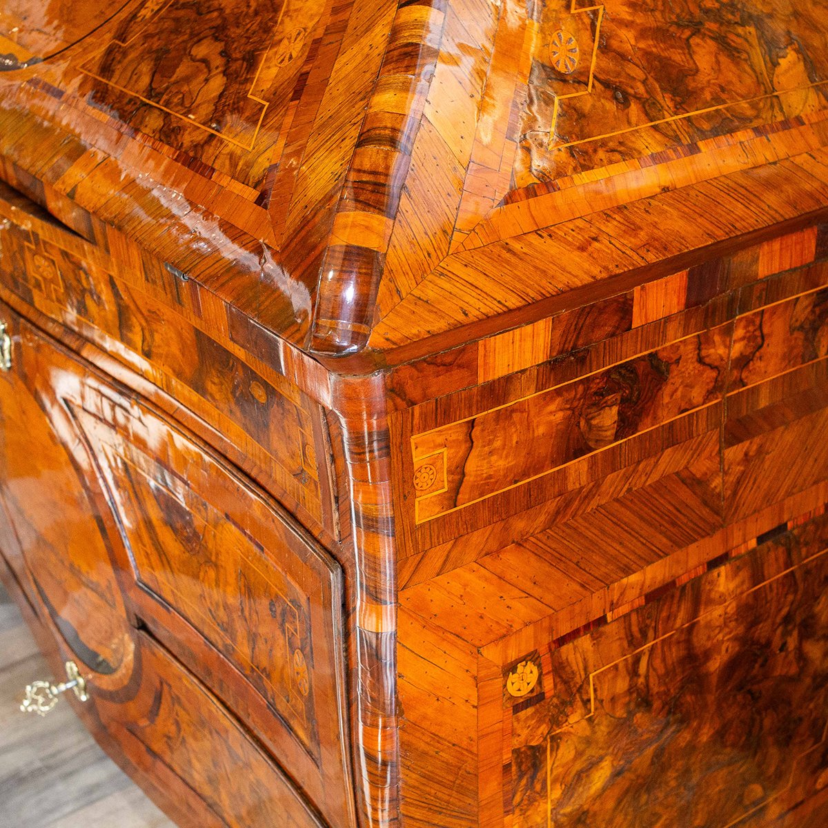 Vincenzo Bussola, en noyer, Origine Lombardie, Armoire à abattant, 1770-photo-5