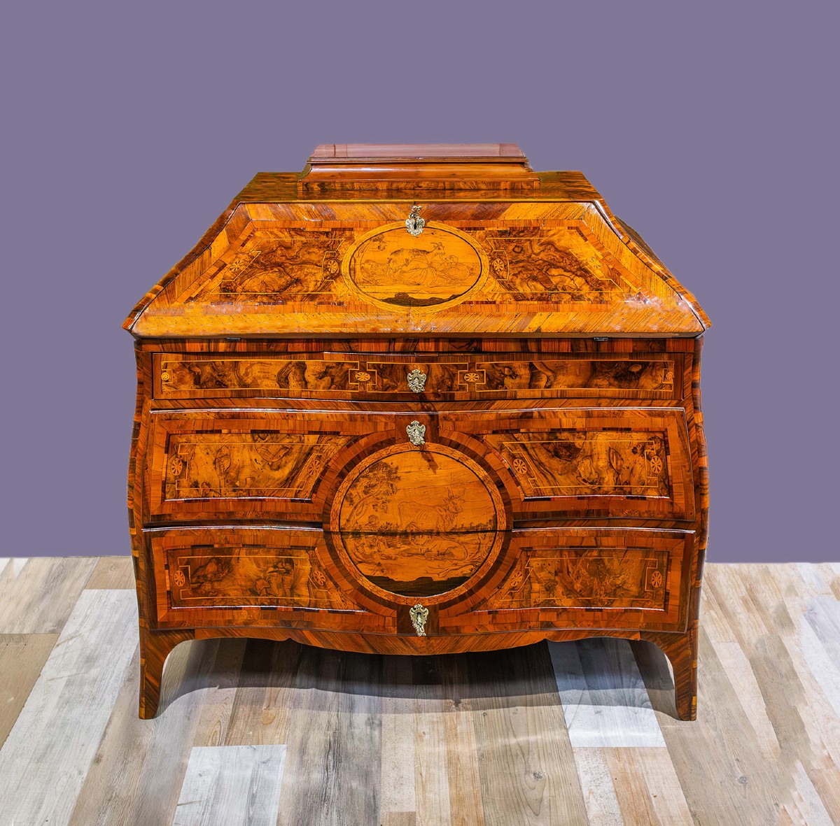 Vincenzo Bussola, en noyer, Origine Lombardie, Armoire à abattant, 1770