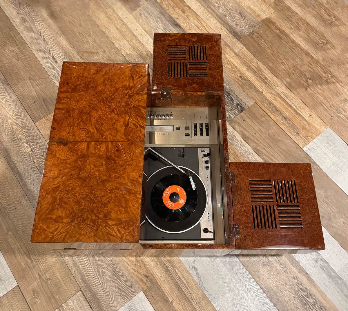 Philips “playbox” Radio-turntable For Medea – 1974-photo-2