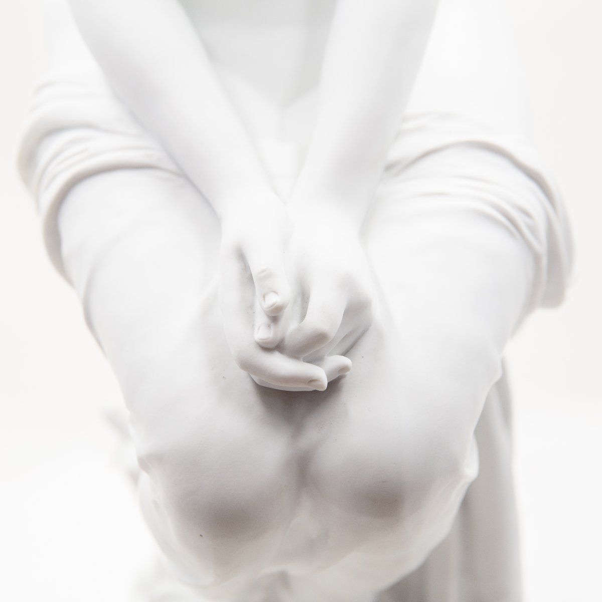 Auguste Joseph Peiffer, « Baigneuse aux hirondelles », biscuit, fin du XIXe siècle  -photo-1