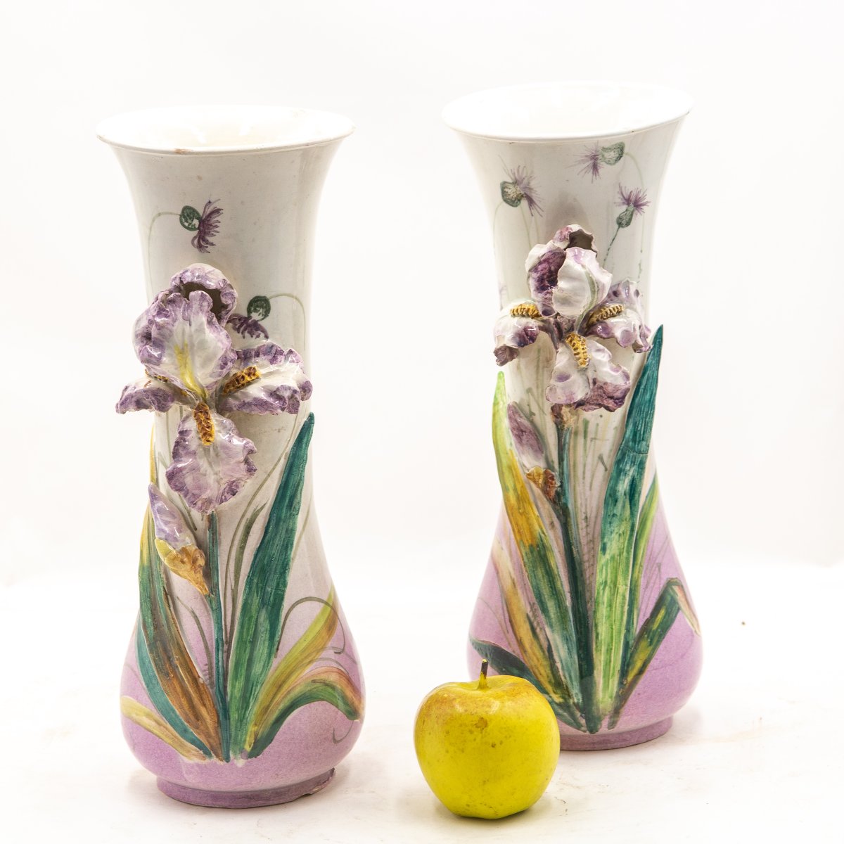 "iris In Bloom: Pair Of Art Nouveau Vases" 20th Century-photo-4