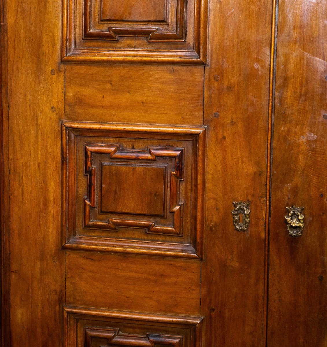Armoire lombarde en noyer, XVIIIe siècle-photo-2