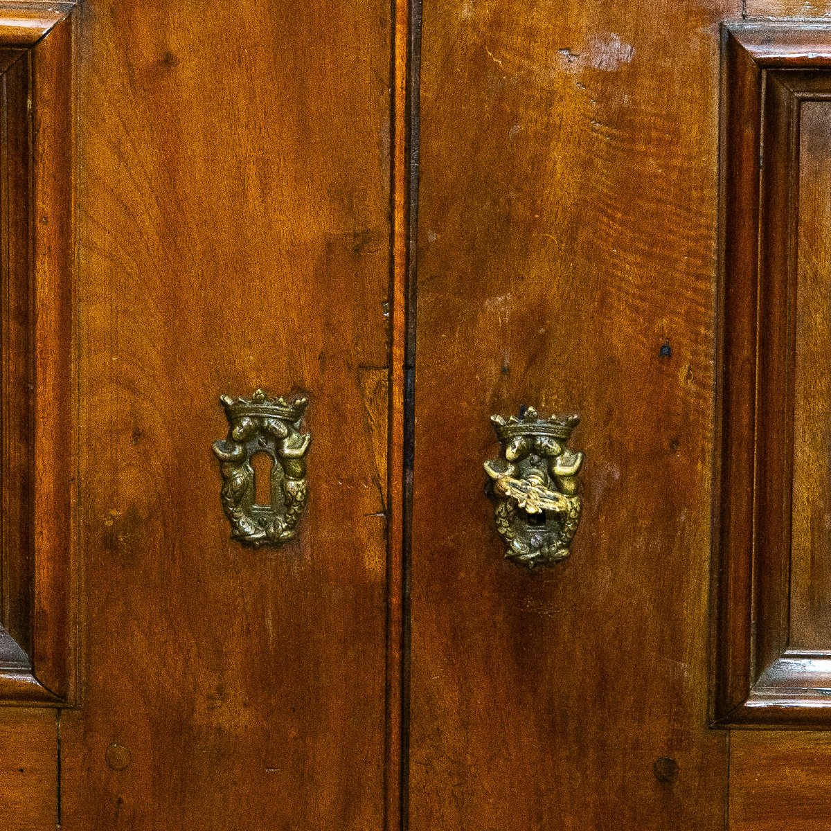 Armoire lombarde en noyer, XVIIIe siècle-photo-4