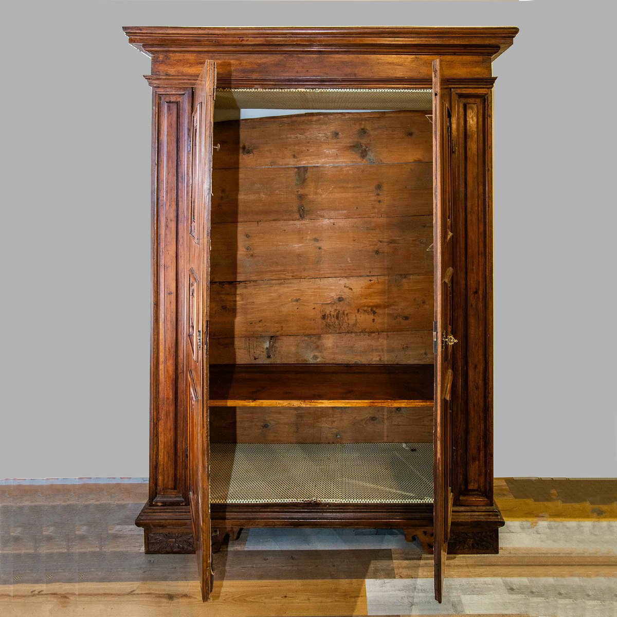Armoire lombarde en noyer, XVIIIe siècle-photo-7